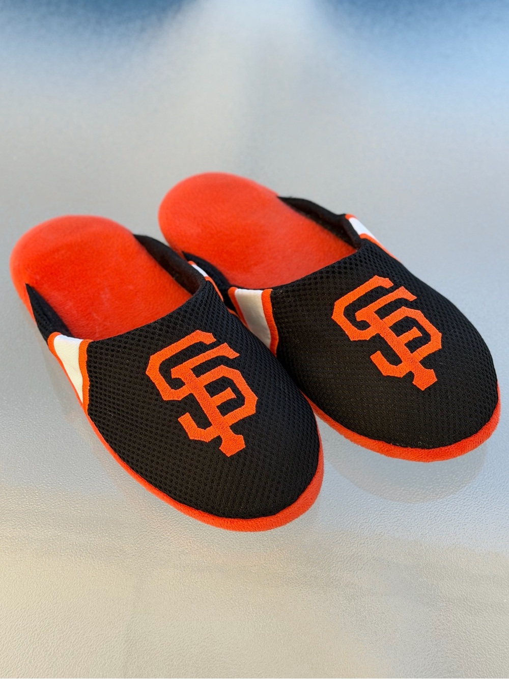 San Francisco Giants Slide Slippers House Shoes ~ Men’s Medium (9-10)